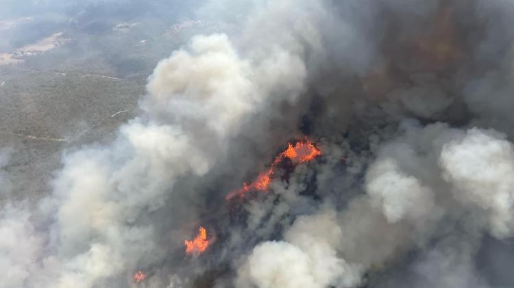 Bushfire at Deepwater, south of Gladstone.