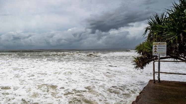 Cyclone swell