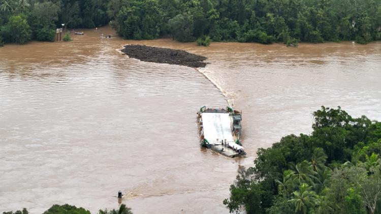 Daintree Barge