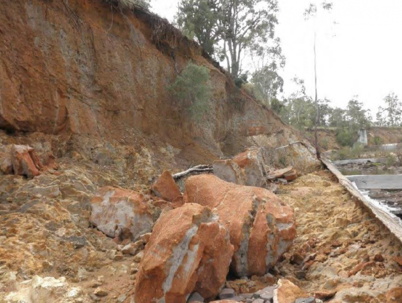 Gordonbrook Dam_damaged