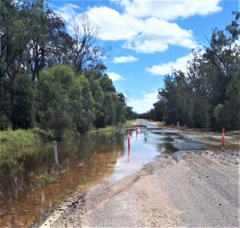 Flooding on Moonie Highway from Stephens Creek, halfway between Dalby and St George.