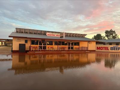 Flooding - Bulloo River Hotel